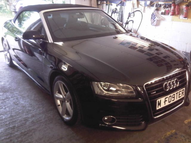 Cabriolet Soft Top Hood Cleaning in Lincoln